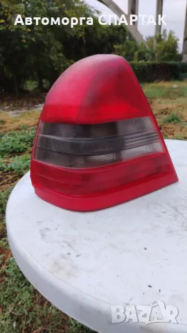 Десен и ляв стоп Mercedes C-class W202 седан (1993-1997г.), снимка 2 - Части - 47277324