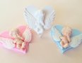 Бебе Ангелче Ангел с отворени крила върху голямо сърце силиконов молд форма фондан гипс сапун декор, снимка 1 - Форми - 38113516