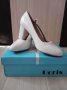 Дамски обувки-бели на ток/дебел ток, снимка 1 - Дамски обувки на ток - 38109954
