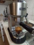 Кафе машина Делонги Дедика с ръкохватка крема диск работи перфектно и прави невероятно кафе  , снимка 1