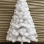 Изкуствена коледна елха в бяло – пухкав снежен ефект, снимка 3