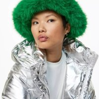 Зелена пухена шапка Fluffy Bucket Hat H&M, снимка 1 - Шапки - 43103576