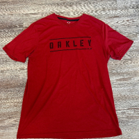 Мъжка тениска Oakley размер Л-ХЛ, снимка 1 - Тениски - 44892881