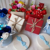 Налични кутии с бонбони,рози ,ароматни цветя, снимка 3 - Декорация за дома - 32955674