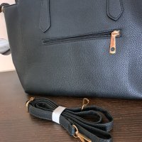 Стилна и практична, черна чанта JOHNNY, като нова, снимка 5 - Чанти - 40129229