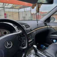 Mercedes E320, снимка 9 - Автомобили и джипове - 44099618