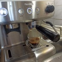 Кафемашина Бревил Бариста макс, работи перфектно и прави страхотно кафе с каймак , снимка 1 - Кафемашини - 44100131