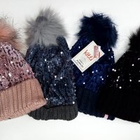 Нови детски зимни шапки с пайети, 9-15 г., снимка 1 - Шапки, шалове и ръкавици - 26923853