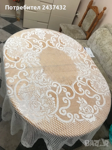 Бяла дантелена покривка, снимка 1