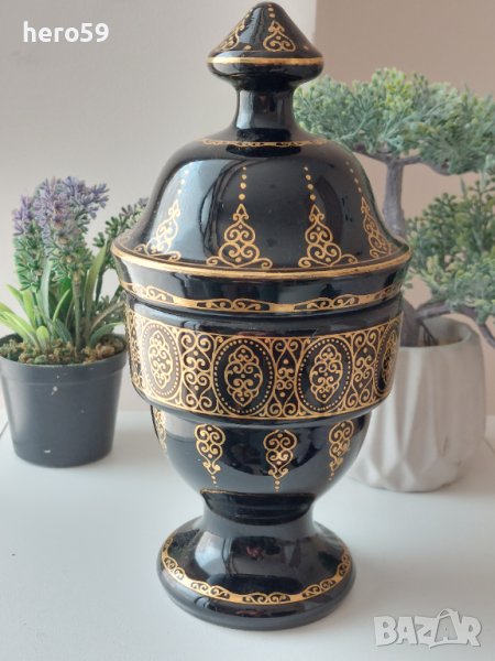 Стара авторска съклена бонбониера цвят аметист Мозер с 24 каратови орнаменти Moser Karlsbad c1910, снимка 1