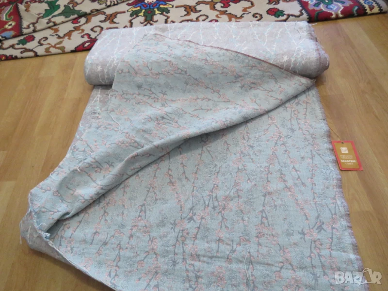 Българска дамаска сив фон с розов цвят  - 6 метра широчина 1,45 дамаска за диван и др., снимка 1