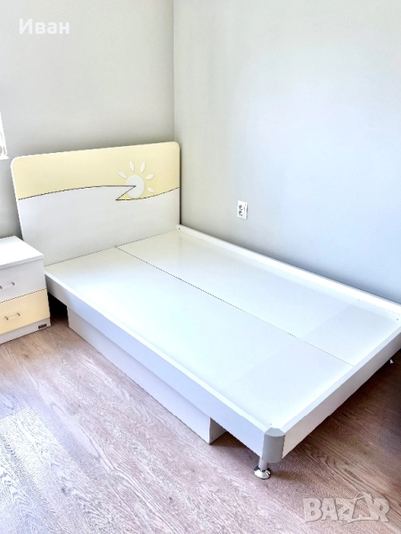 Легло и нощно шкафче с подарък матрак, снимка 1