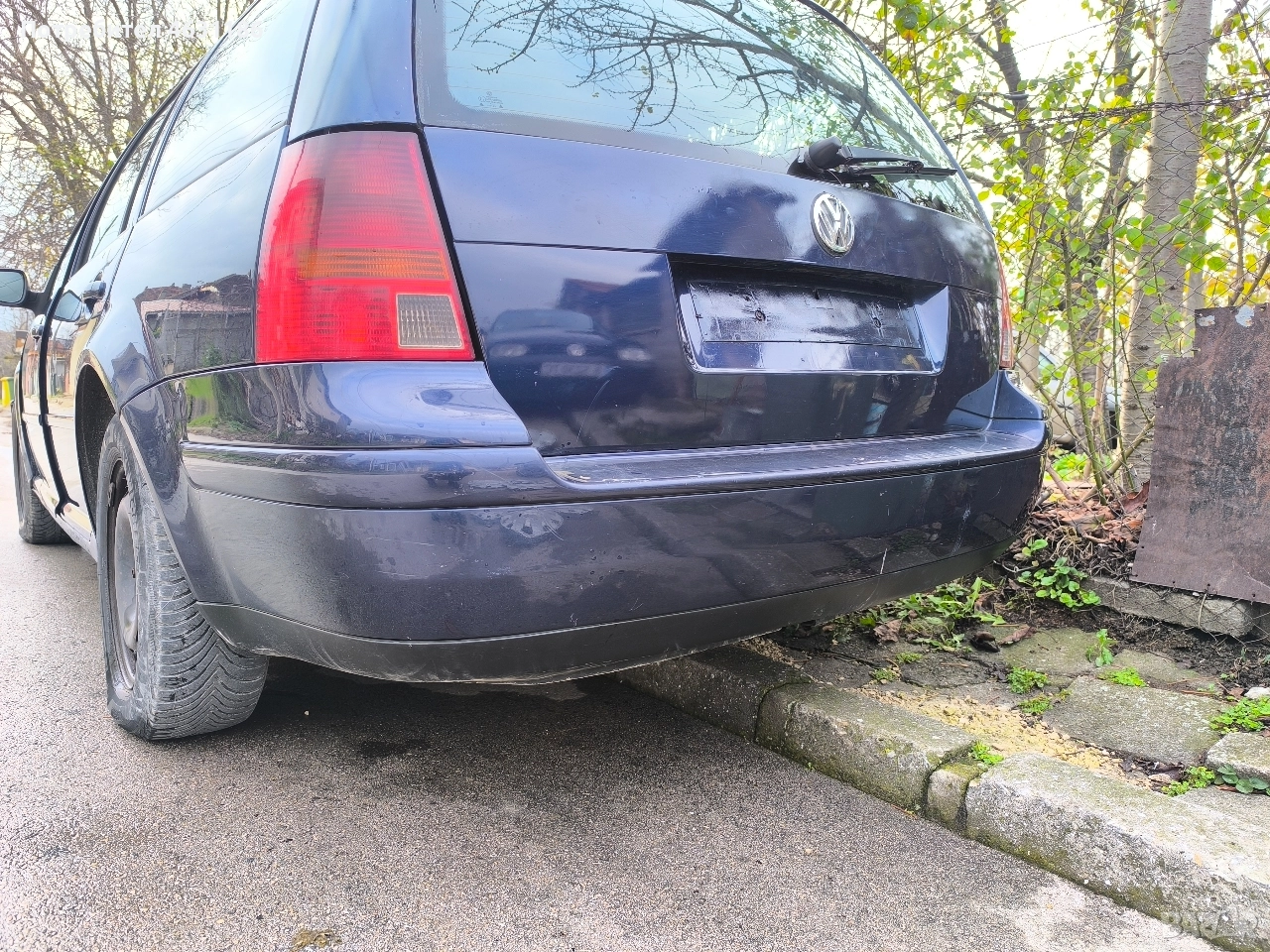 задна броня за голф 4 комби , снимка 1