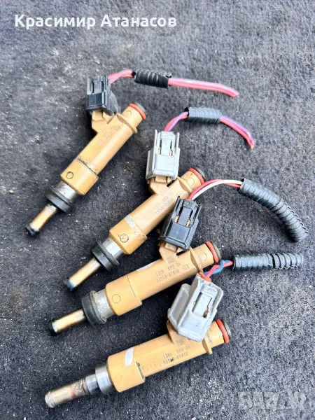 Дюза бензин за Тойота Аурис. 23250-0T030, снимка 1