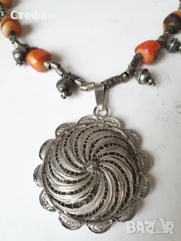 Сребърен накит с естествен корал, снимка 2 - Колиета, медальони, синджири - 47967359