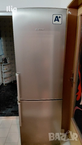хладилник бош голям с долна камера. 
