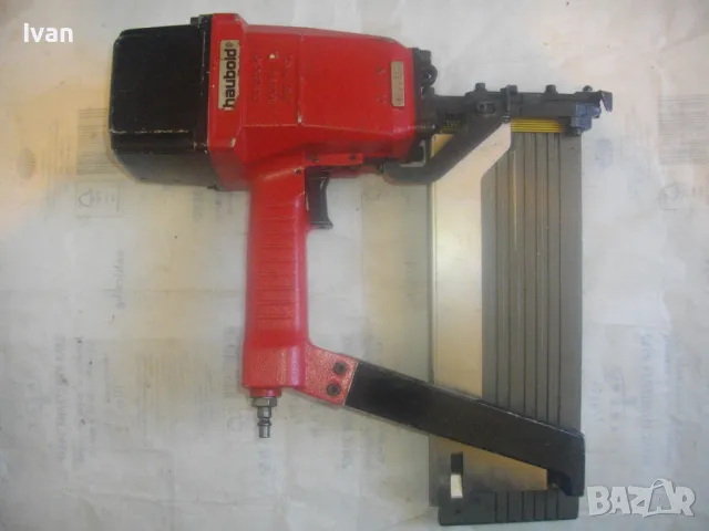 ГОЛЯМ СТРОИТЕЛЕН ПНЕВМАТИЧЕН ТАКЕР ЗА СКОБИ 65-120мм ПРОМИШЛЕН ИНДУСТРИАЛЕН HAUBOLD НЕМСКИ 6,0 кг, снимка 15 - Други инструменти - 50170067