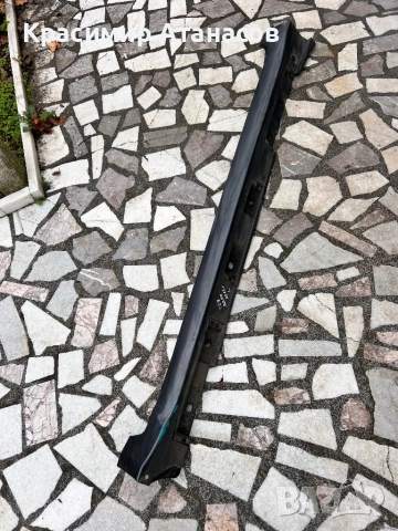 75860-05010. Праг пластмасов ляв за Тойота Авенсис T27. Седан. 2009-2014г. Седан. 75860-05020