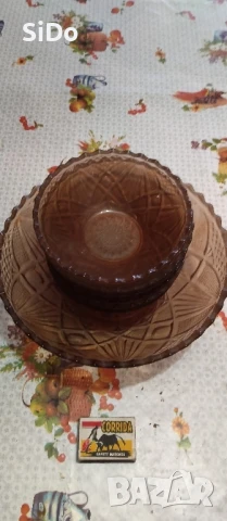 2 различни комплекта "Купа с 5-6 малки купички от кафяво стъкло, снимка 4 - Сервизи - 50872020