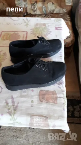 Дамски велурени обувки 