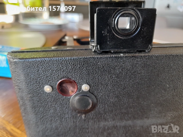 Мехов фотоапарат от края на 1930-те г. Kodak Folding Brownie Six-20 с чанта и филм, снимка 6 - Фотоапарати - 53107530