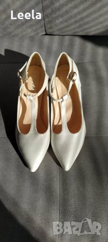 Бели лачени обувки, снимка 1 - Дамски обувки на ток - 28885600