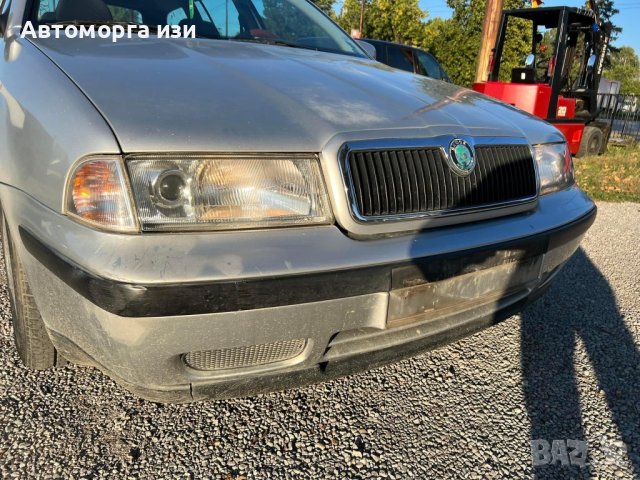 Шкода Октавия 1.6 бензин 2000 г. само на части , снимка 3 - Части - 43454391
