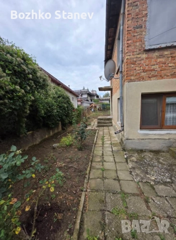 Продава се двуетажна къща , снимка 7 - Къщи - 51434549