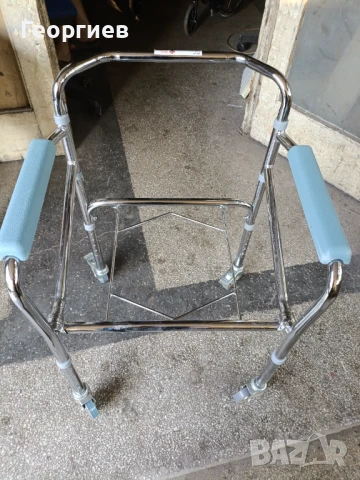 Сгъваем инвалиден стол за баня и тоалетна, снимка 5 - Тоалетни столове - 50647302