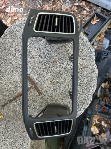 Рамка табло VW Sharan 7N въздуховод навигация  мултимедия , снимка 2 - Части - 51726738