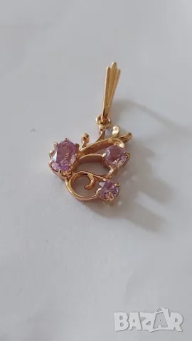 Златна руска висулка с александрити, снимка 2 - Колиета, медальони, синджири - 50051322