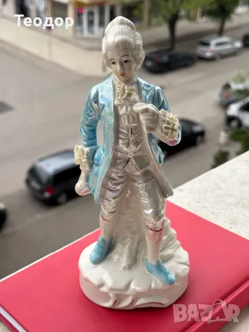 Порцеланова фигурка