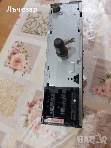 касетофон за кола, снимка 2 - Радиокасетофони, транзистори - 43172251