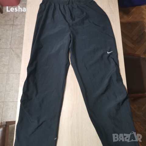 Nike size M , снимка 1 - Спортни дрехи, екипи - 43121004