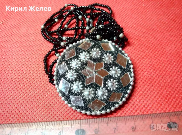 СТИЛНО ВЕЧЕРНО ВИНТИДЖ АРТ МЪНИСТЕНО КОЛИЕ с МЕДАЛЬОН с ПОСРЕБРЯВАНЕ и ИНКРУСТИРАНИ ОГЛЕДАЛЦА 47287