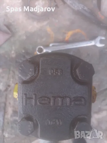 Хидравлична помпа Hema за трактор Massey Ferguson , снимка 2 - Селскостопанска техника - 49800398