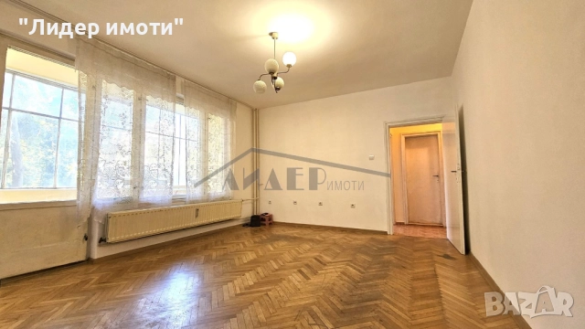 3-стаен стар монолит до хотел "Санкт Петербург"