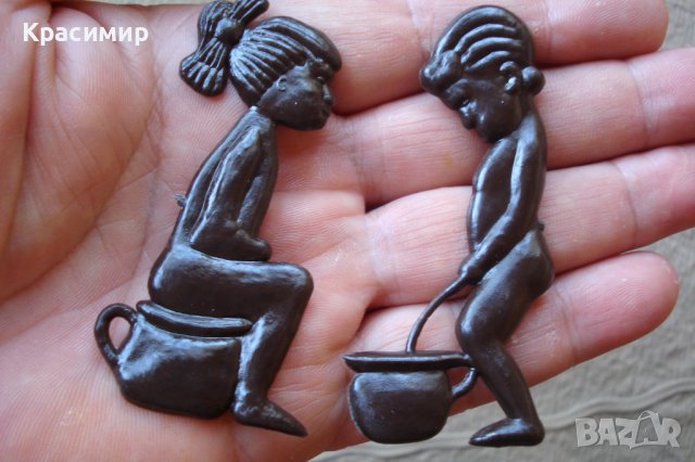 Стари пластмасови табелки-момченце и момиченце за тоалетна , снимка 5 - Антикварни и старинни предмети - 43766236