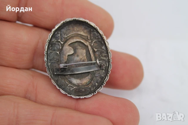 Значка ''100 години дружества на жените'', снимка 6 - Колекции - 50474406