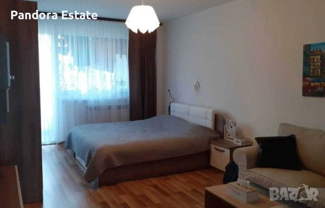 Продава тристаен апартамент в кв. Западен парк