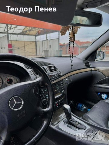 Mercedes E320, снимка 9 - Автомобили и джипове - 44099618