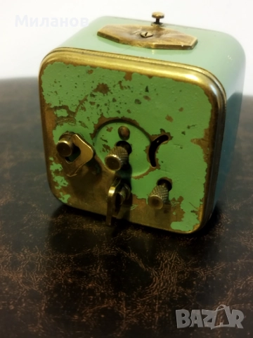 Стар механичен будилник, настолен часовник, снимка 8 - Антикварни и старинни предмети - 51993851