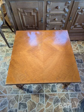 Дървена маса с класически дизайн., снимка 2 - Маси - 49689054