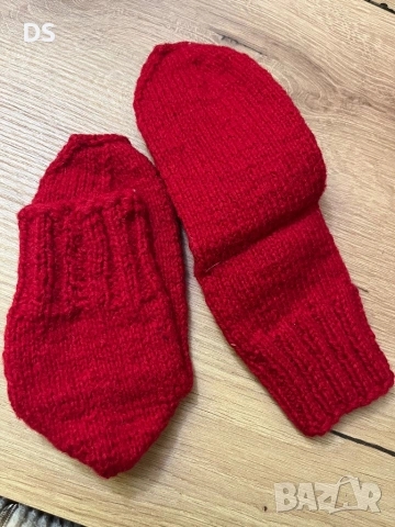 Плетени шапки,терлички за деца , снимка 11 - Дамски чорапи - 52965992