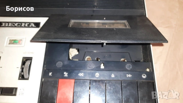 52 годишен руски касетофон Весна VESNA, снимка 3 - Радиокасетофони, транзистори - 52236582