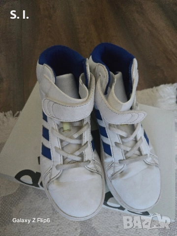 Оригинални маратонки Adidas 35н., снимка 2 - Детски маратонки - 51875496