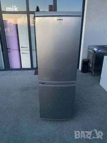 Хладилник с фризер Bosch , снимка 1 - Хладилници - 44912917