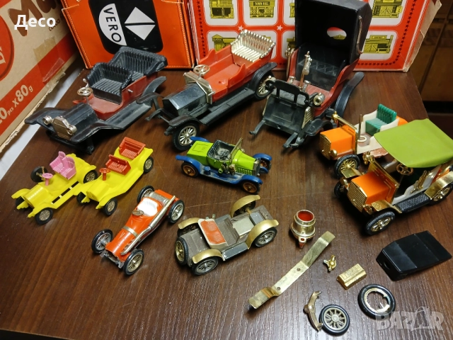 Стари колички ретро модели.