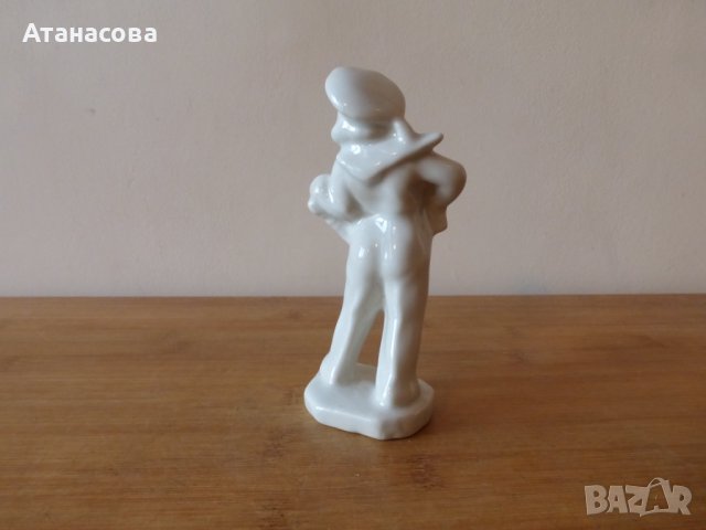 Руска порцеланова фигура "Момче с хармоника" 1970 г статуетка, снимка 4 - Статуетки - 43781471