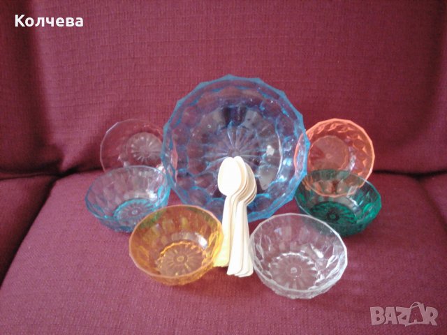 продавам пластмасов сервиз за компоти и студени десерти